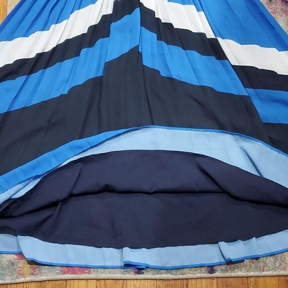 Banana Republic Pleated Chevron Midi Dress Size 6 - Picture 12 of 16